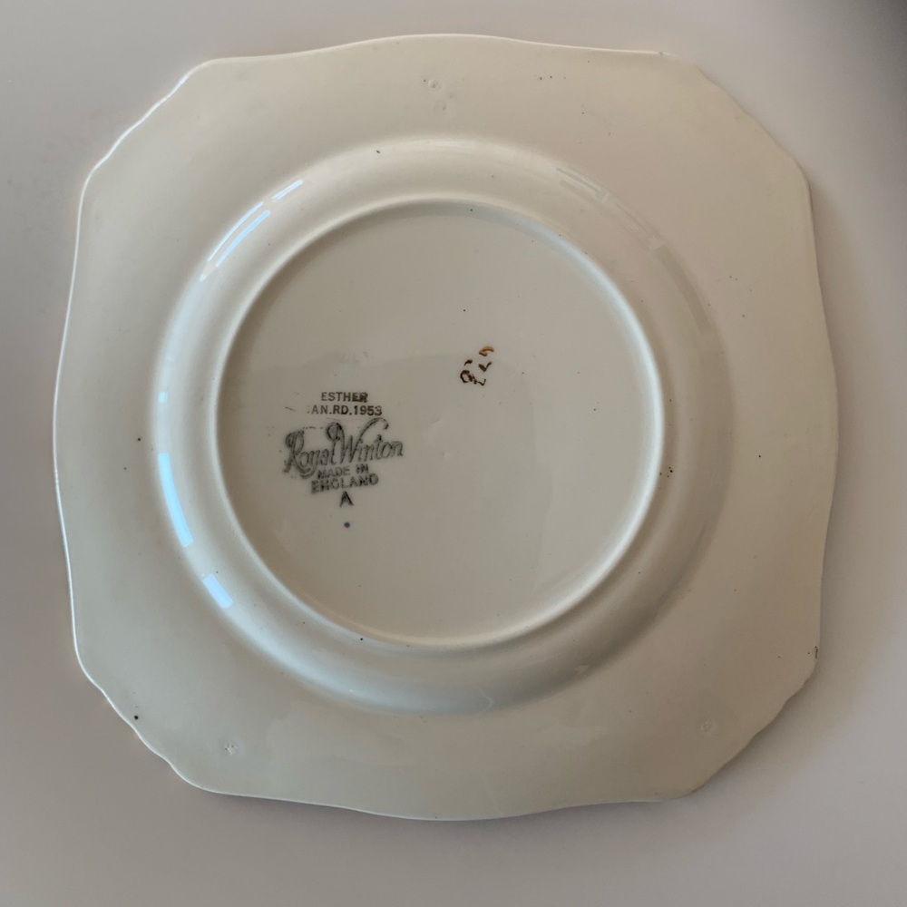 Royal Winton. Made in England. 7” x 7”.Antique Vintage - Picture 2 of 3